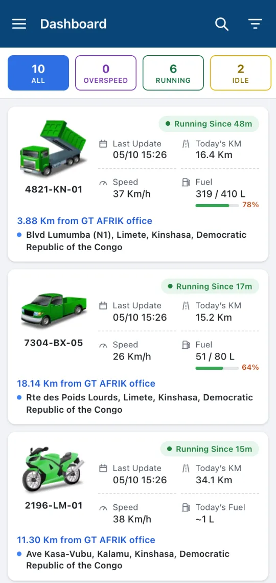 GT Fleets dashboard: status counters and vehicle cards with speed, fuel and address (simulated data)