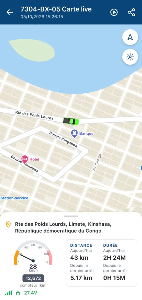 Carte en direct GT Fleets : un pick-up sur la Route des Poids Lourds à Kinshasa, avec compteur et distance du jour (données simulées)