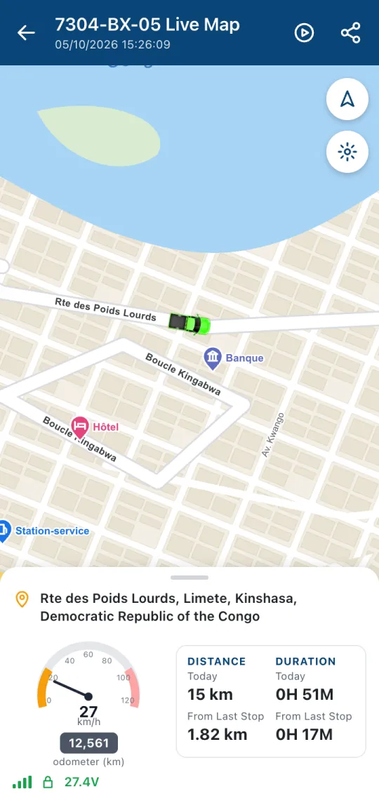 GT Fleets live map: a pickup on Route des Poids Lourds in Kinshasa, with speedometer and today’s distance (simulated data)
